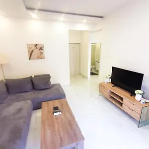 https://the-white-pearl-apartment.protaras-cy-hotels.com